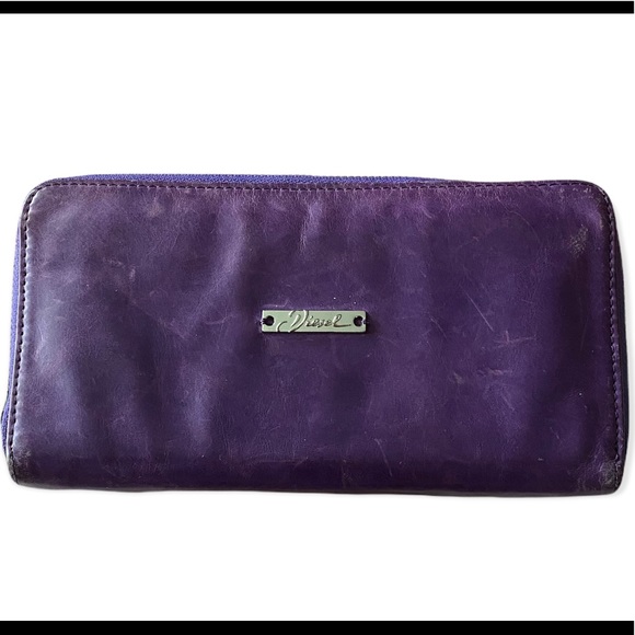 Diesel Handbags - DIESEL Genuine Leather Purple Zip Wallet Card Holder